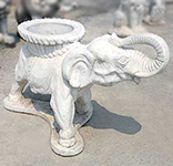 Elefante grande con vaso rotondo