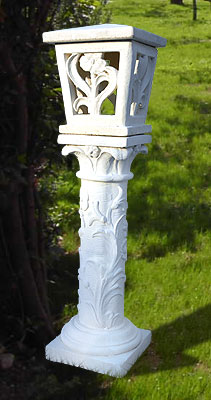 Colonna con lanterna