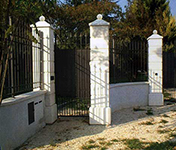 815/I - PILASTRO MARTELLINATO GRANDE COMPLETO IN CEMENTO