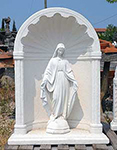 Grotta in cemento bianco per Madonna